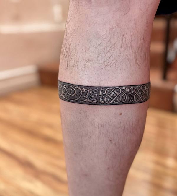 Celtic knotwork ornamental armband tattoo by Cihan Pohrenk